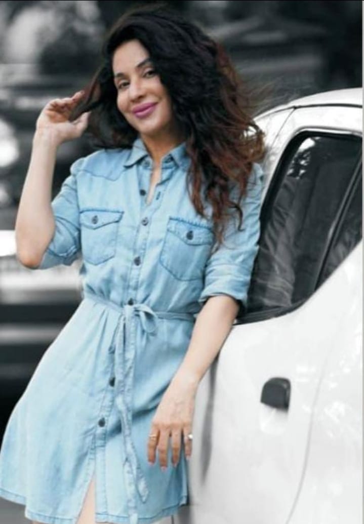 Hot and Glamorous Actress Mrunal Deshraj Set to Make Waves on OTT Platforms