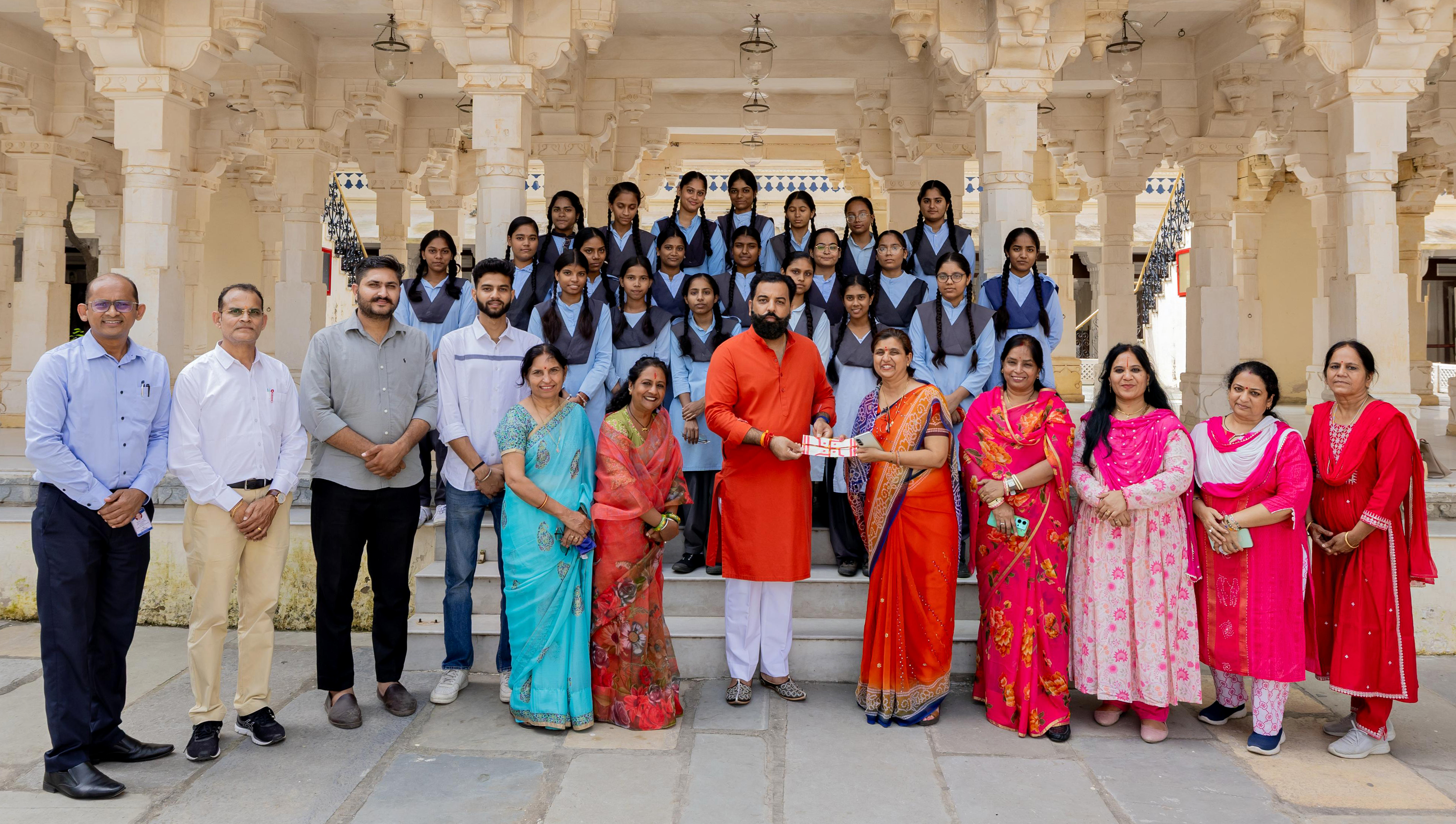 बालिका शिक्षा प्रोत्साहन में  डॉ. लक्ष्यराज सिंह मेवाड ने किया मेवाड़ी परम्परा का निर्वहन