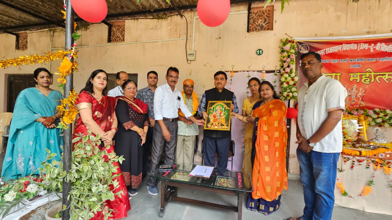 Vidyapeeth Hosts Grand Dandiya Festival Celebration