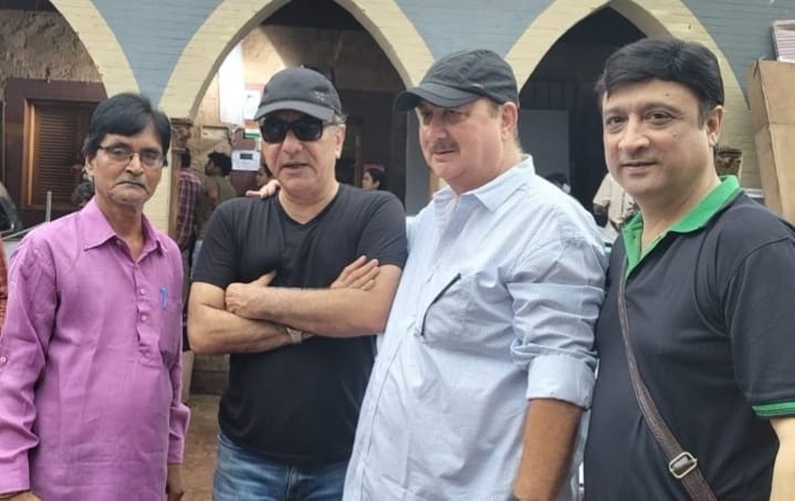 निर्देशक सिद्धार्थ नागर की टी वी श्रृंखला 'प्रतिबद्ध' की शूटिंग तेज गति से जारी
