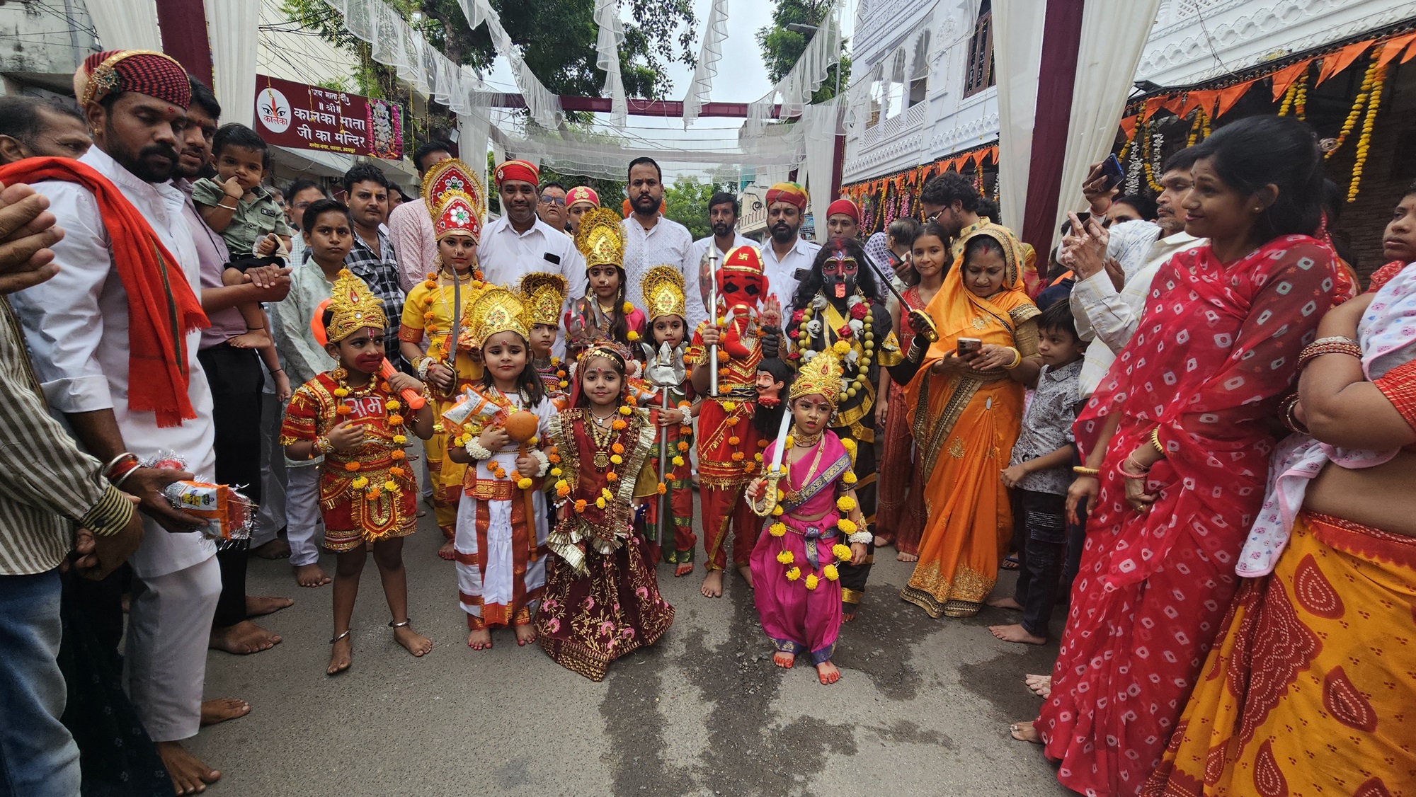 ज्वारा विसर्जन में उमडा श्रद्धा का सैलाब इन्द्रदेव ने बारसाई कृपा .......