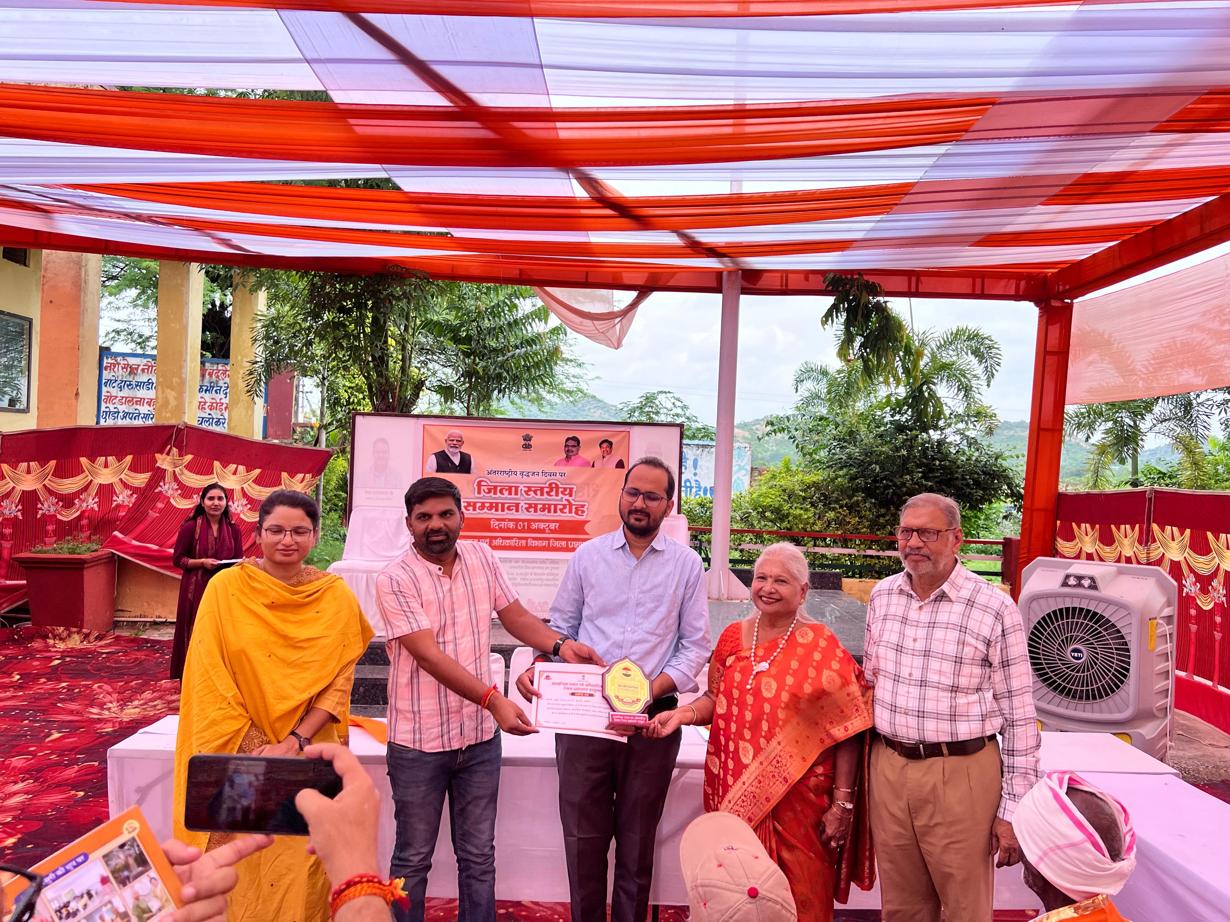 डॉ. विमला भंडारी को किया सम्मानित 