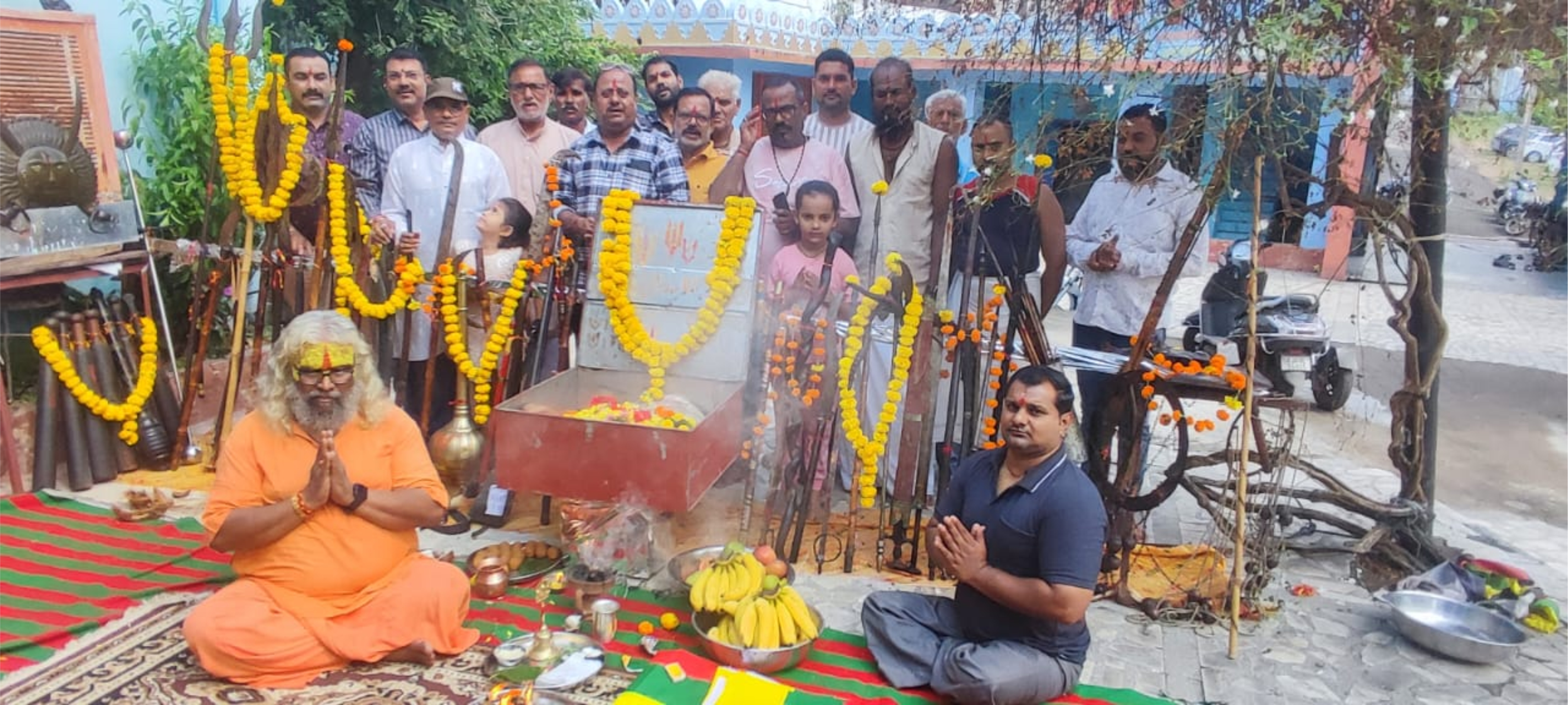 शस्त्र पूजन तपोभूमि लालीवाव मठ में  शस्त्र पूजन शस्त्र पूजन तपोभूमि लालीवाव मठ में  शस्त्र पूजन