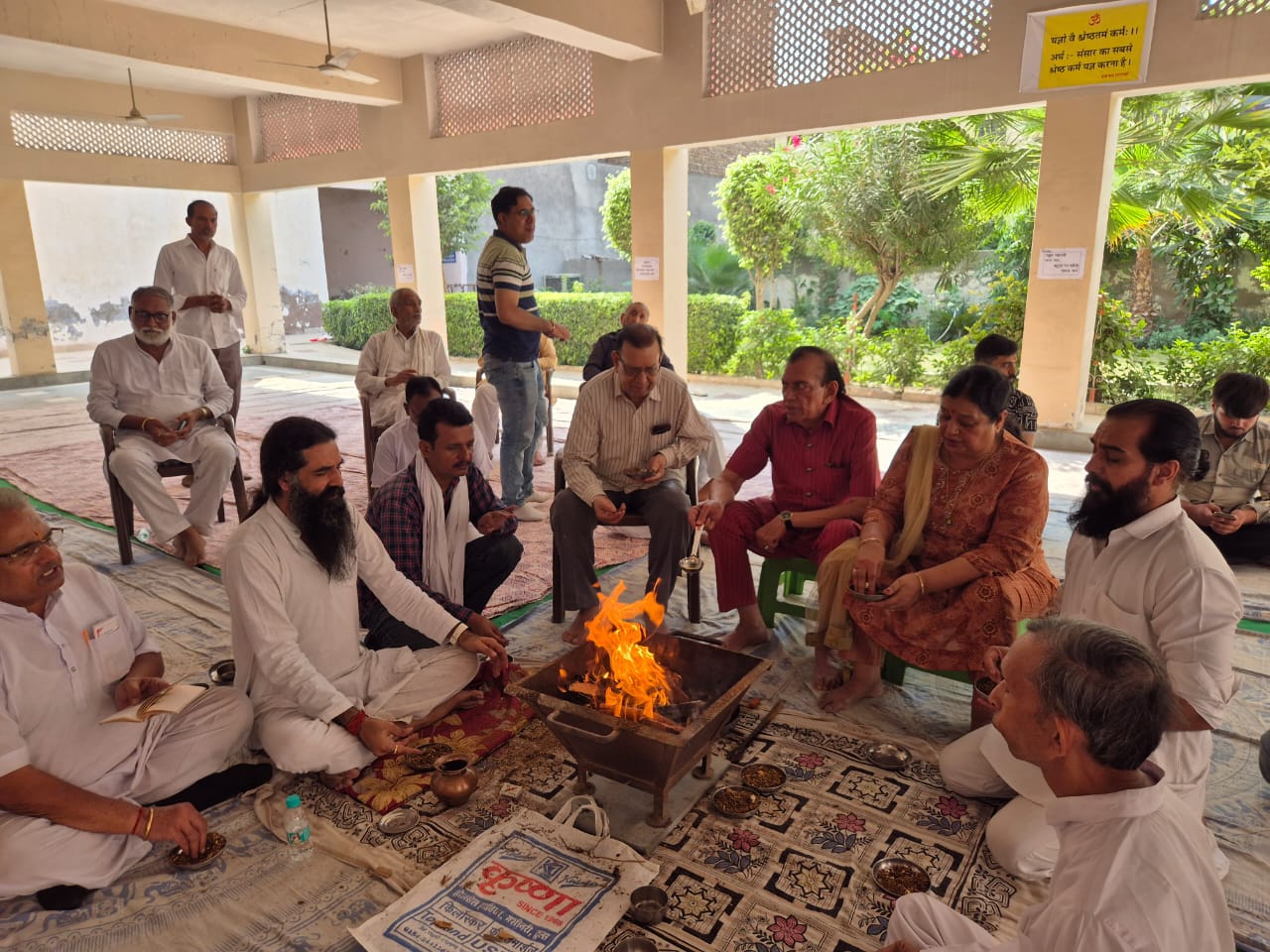 योग दिव्य मंदिर में हवन, यज्ञ व भंडारा हुआ