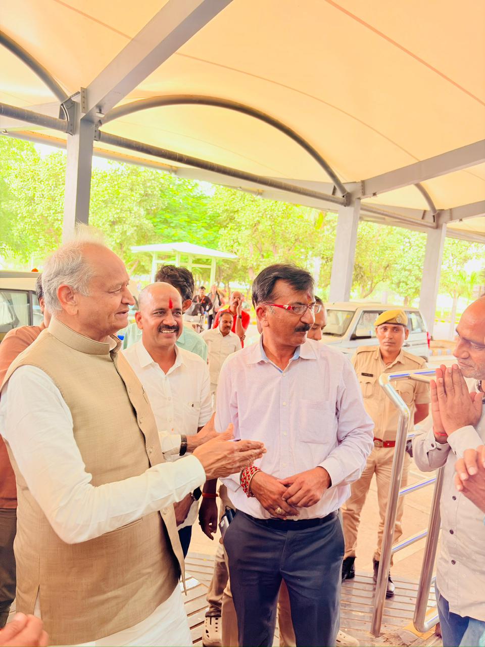 पूर्व मुख्यमंत्री अशोक गहलोत का उदयपुर आगमन पर स्वागत