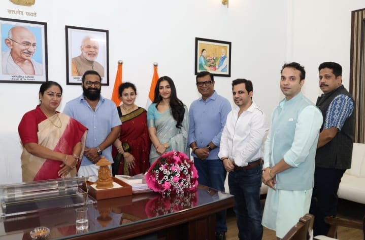 दिल्ली की मुख्य मंत्री रेखा गुप्ता से मिले अभिनेता ऋषभ शेट्टी.....!