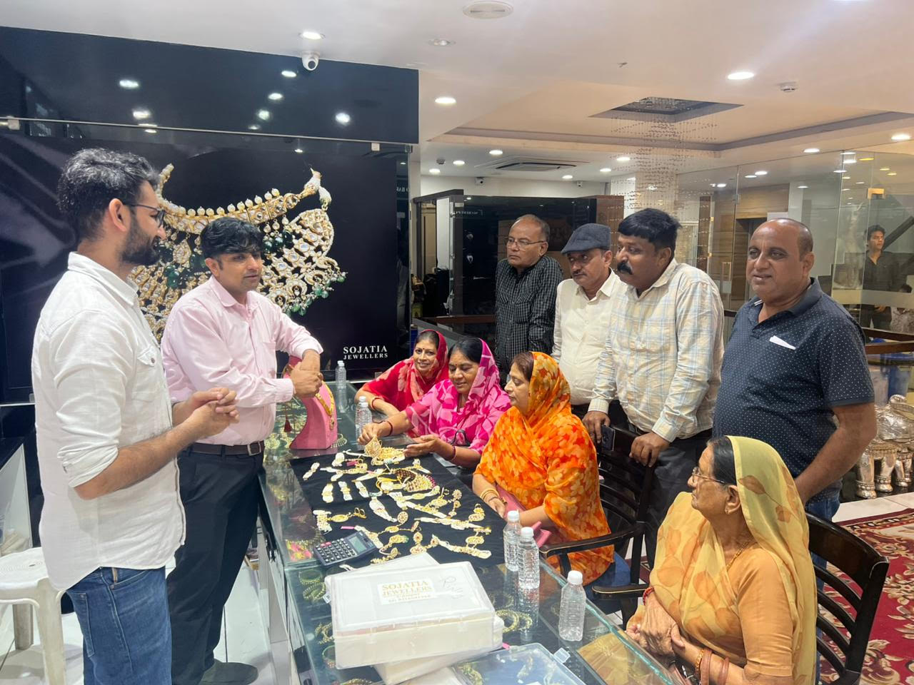 ##### Heavy Rush at Sojatia Jewellers on Guru Pushya Nakshatra