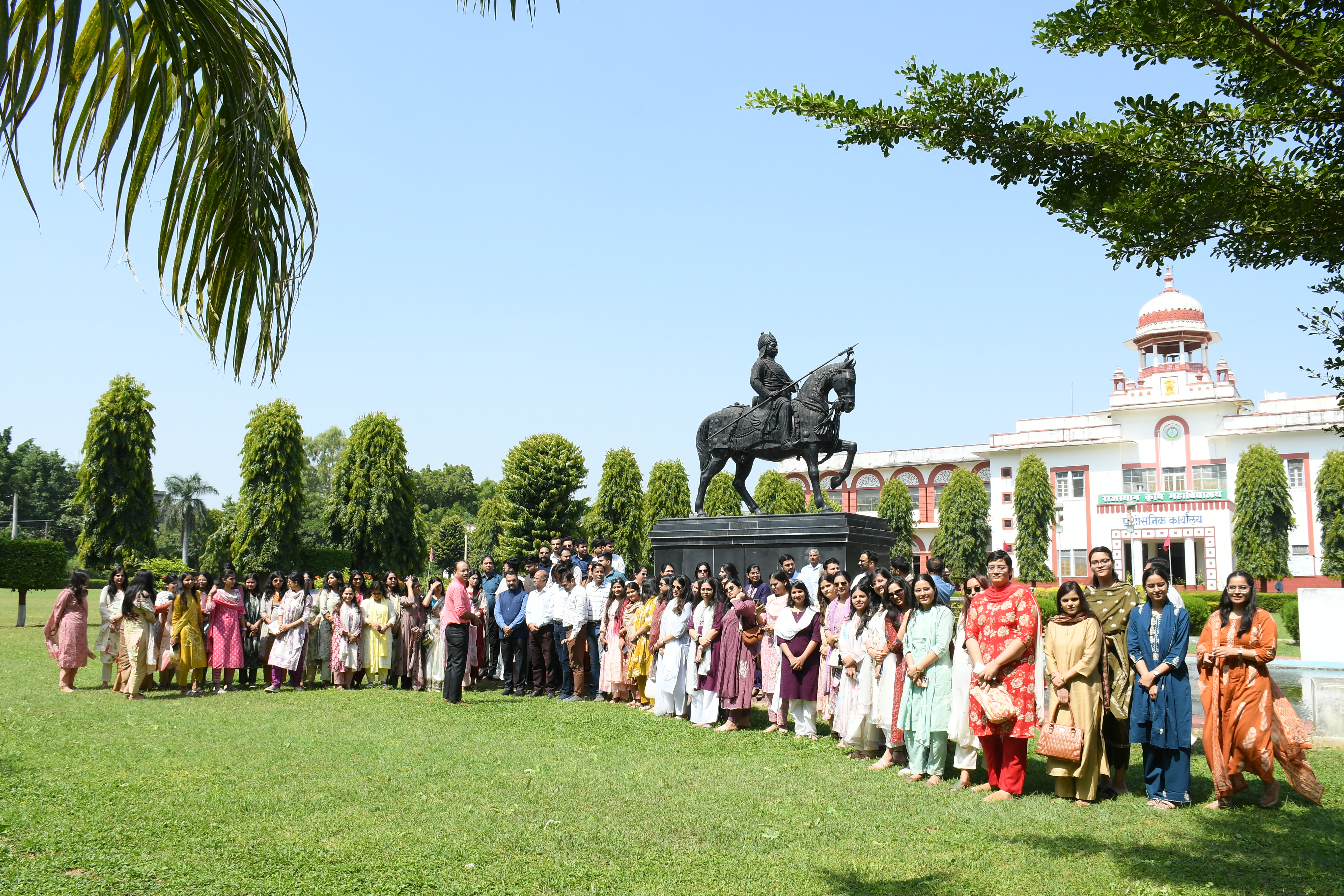 राजस्थान कृषि महाविद्यालय में प्रषिक्षु न्यायिक अधिकारियों का विभागीय भ्रमण