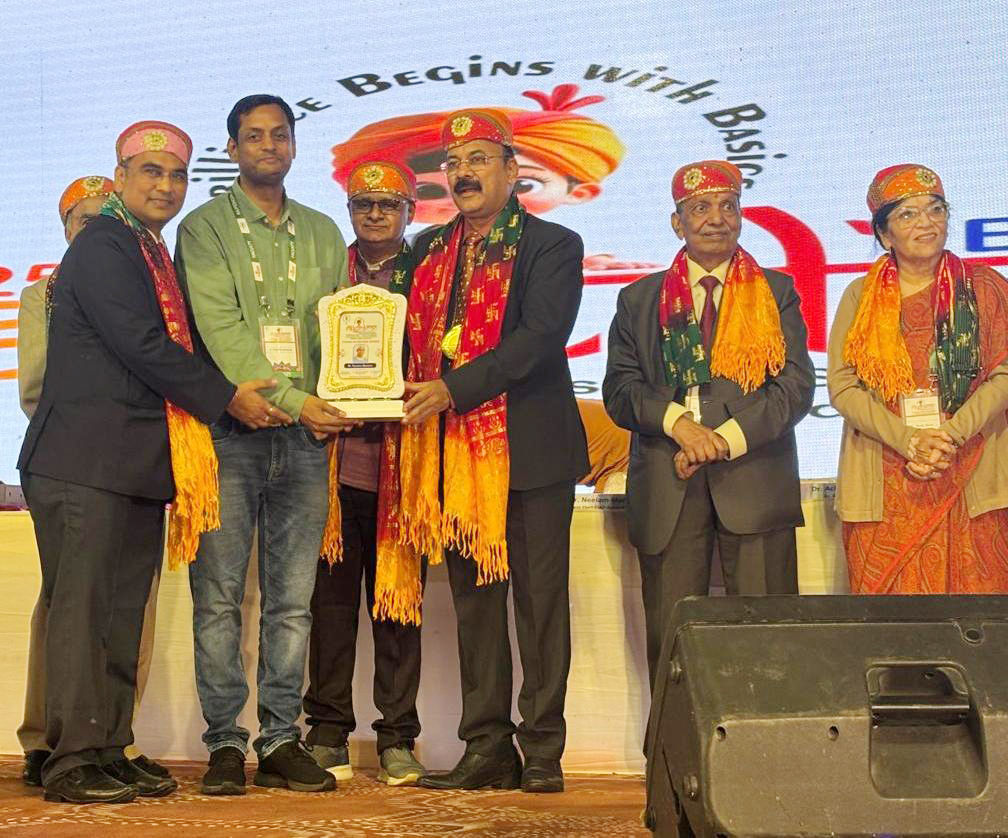पीएमसीएच के डॉ.प्रवीण झंवर को यंग अचीवर्स अवार्ड