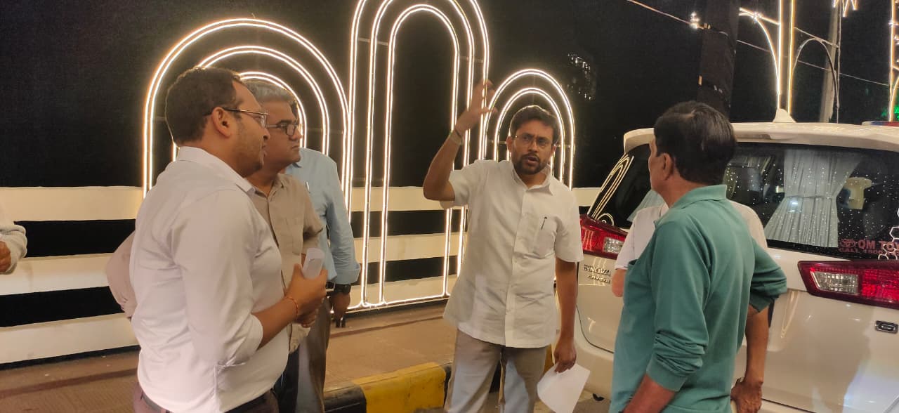 #### Collector Namit Mehta Conducts City Round to Review Diwali Preparations in Udaipur