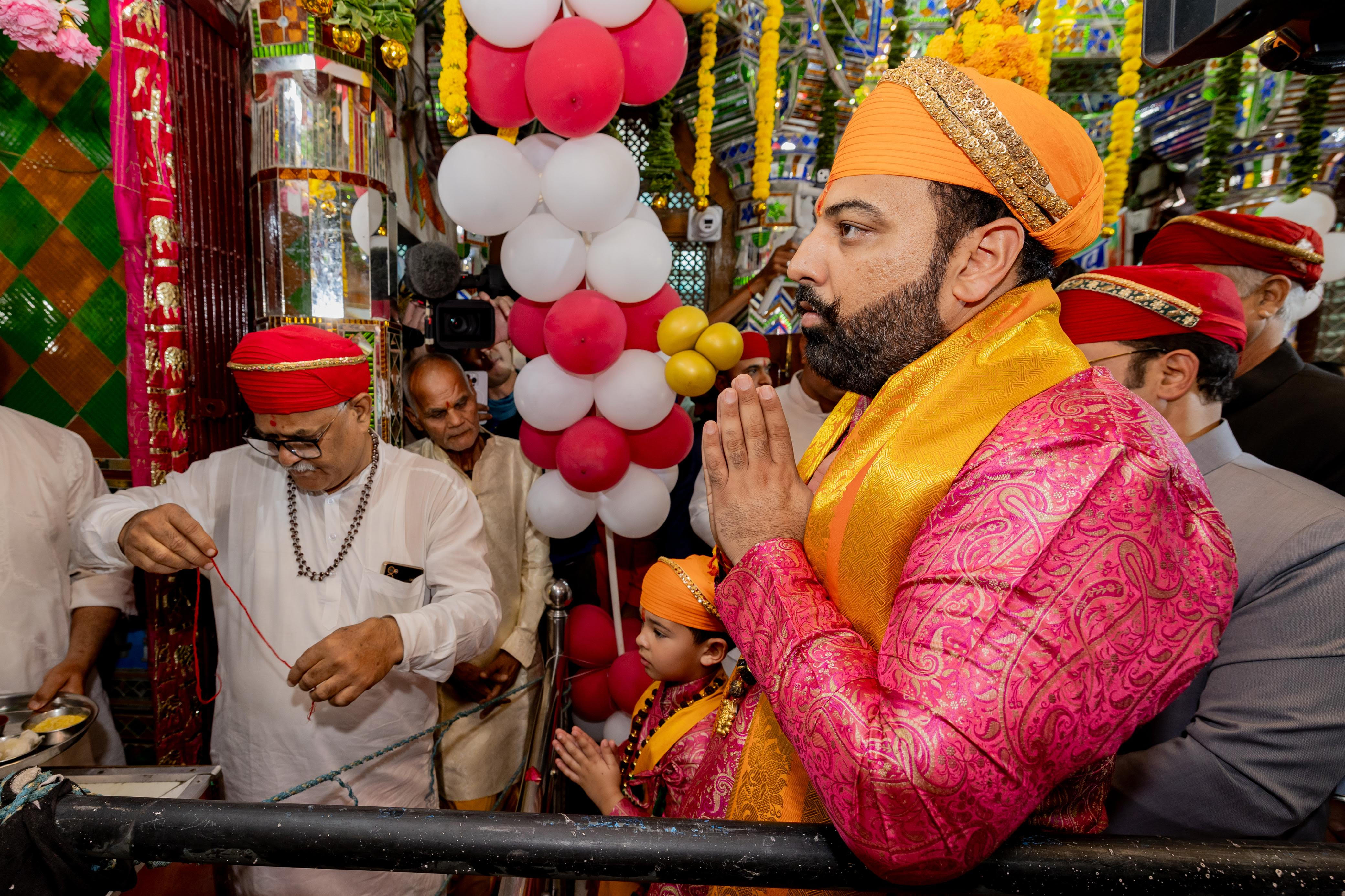 डॉ. लक्ष्यराज सिंह मेवाड़ और हरितराज सिंह मेवाड़ ने महालक्ष्मी की पूजा-अर्चना कर मेवाड़ में सुख-समृद्धि की कामना की 