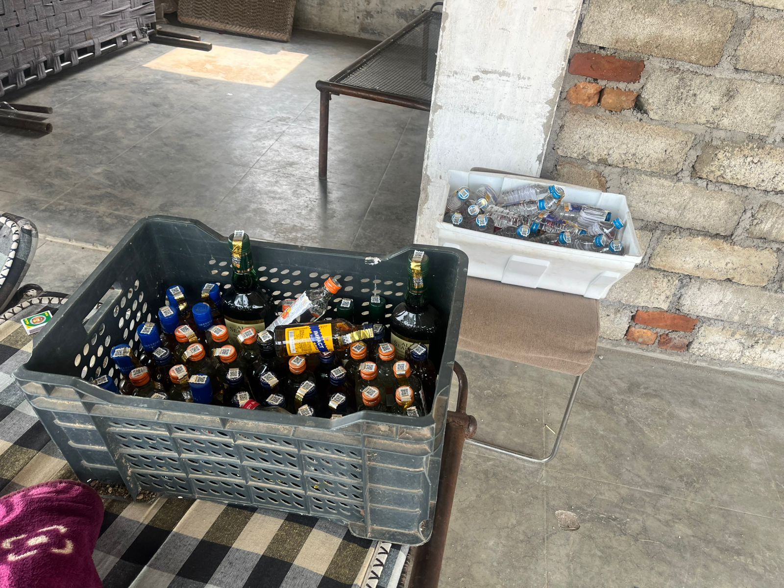 आबकारी विभाग का विशेष अभियान अवैध मदिरा सीज, हजारों लीटर वॉश नष्ट आबकारी विभाग का विशेष अभियान अवैध मदिरा सीज, हजारों लीटर वॉश नष्ट