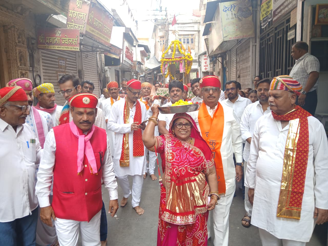 कुमावत महासभा मंडी द्वारा भव्य अन्नकूट उत्सव कुमावत महासभा मंडी द्वारा भव्य अन्नकूट उत्सव