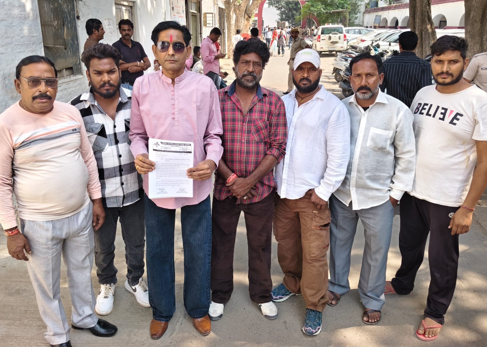 श्री श्याम एसोसियेट्स को सफाई ठेका दिया गया, तो होगी हड़ताल धरना प्रदर्शन श्री श्याम एसोसियेट्स को सफाई ठेका दिया गया, तो होगी हड़ताल धरना प्रदर्शन