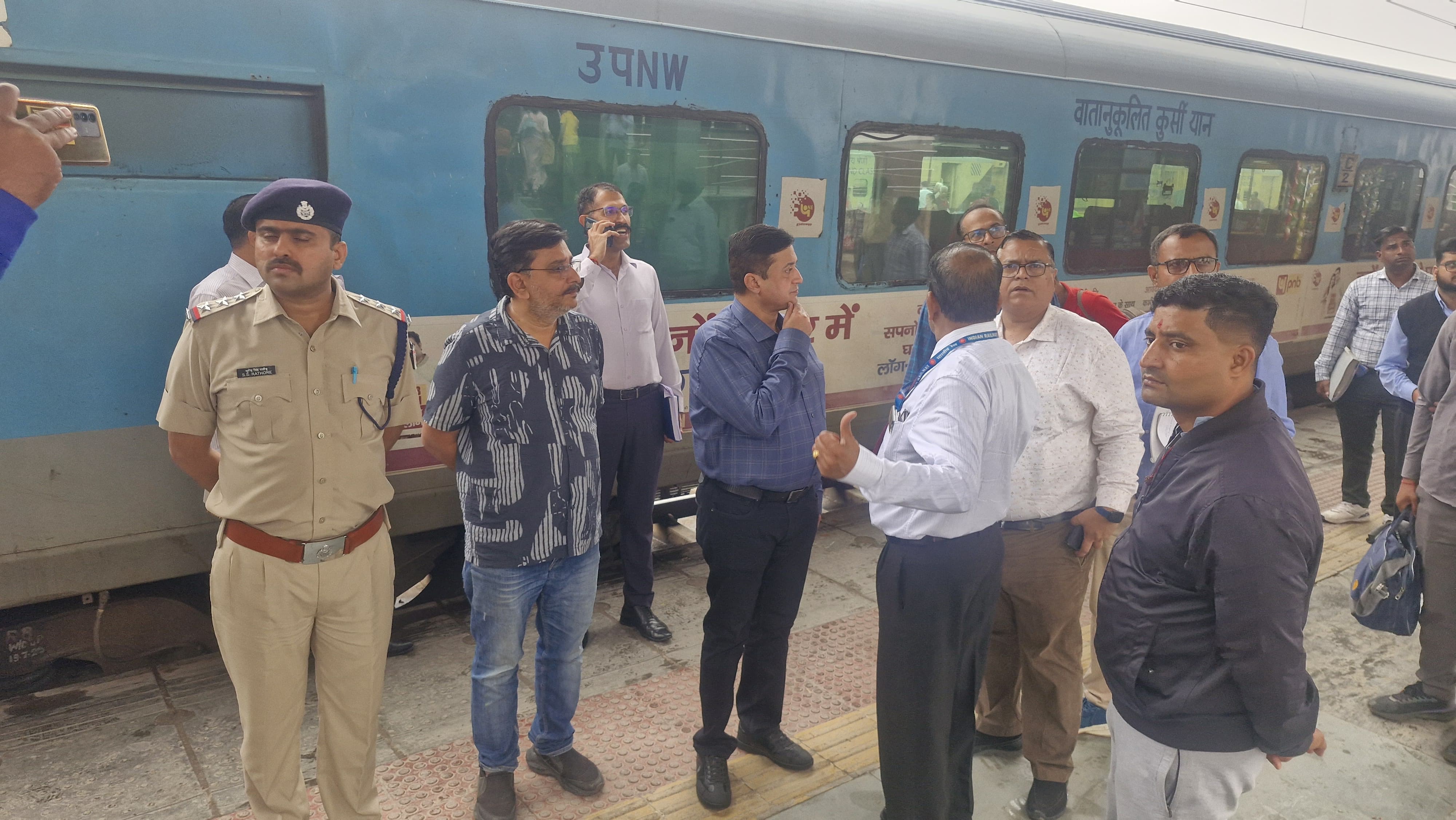 उदयपुर से सम्मेद शिखर तक ट्रेन चलाने की संभावना — डीआरएम ने दिए संकेत उदयपुर से सम्मेद शिखर तक ट्रेन चलाने की संभावना — डीआरएम ने दिए संकेत