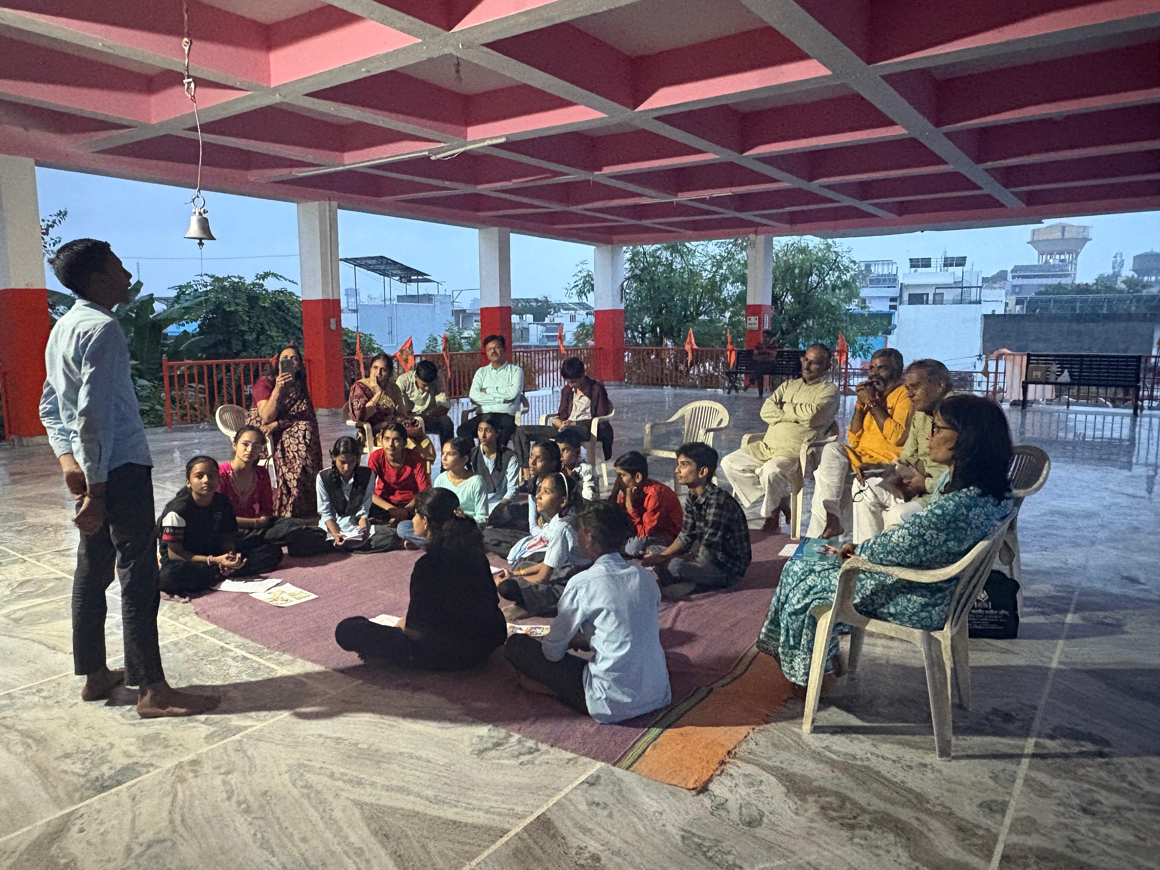 कथा कथन पर बाल गोष्ठी  कथा कथन पर बाल गोष्ठी