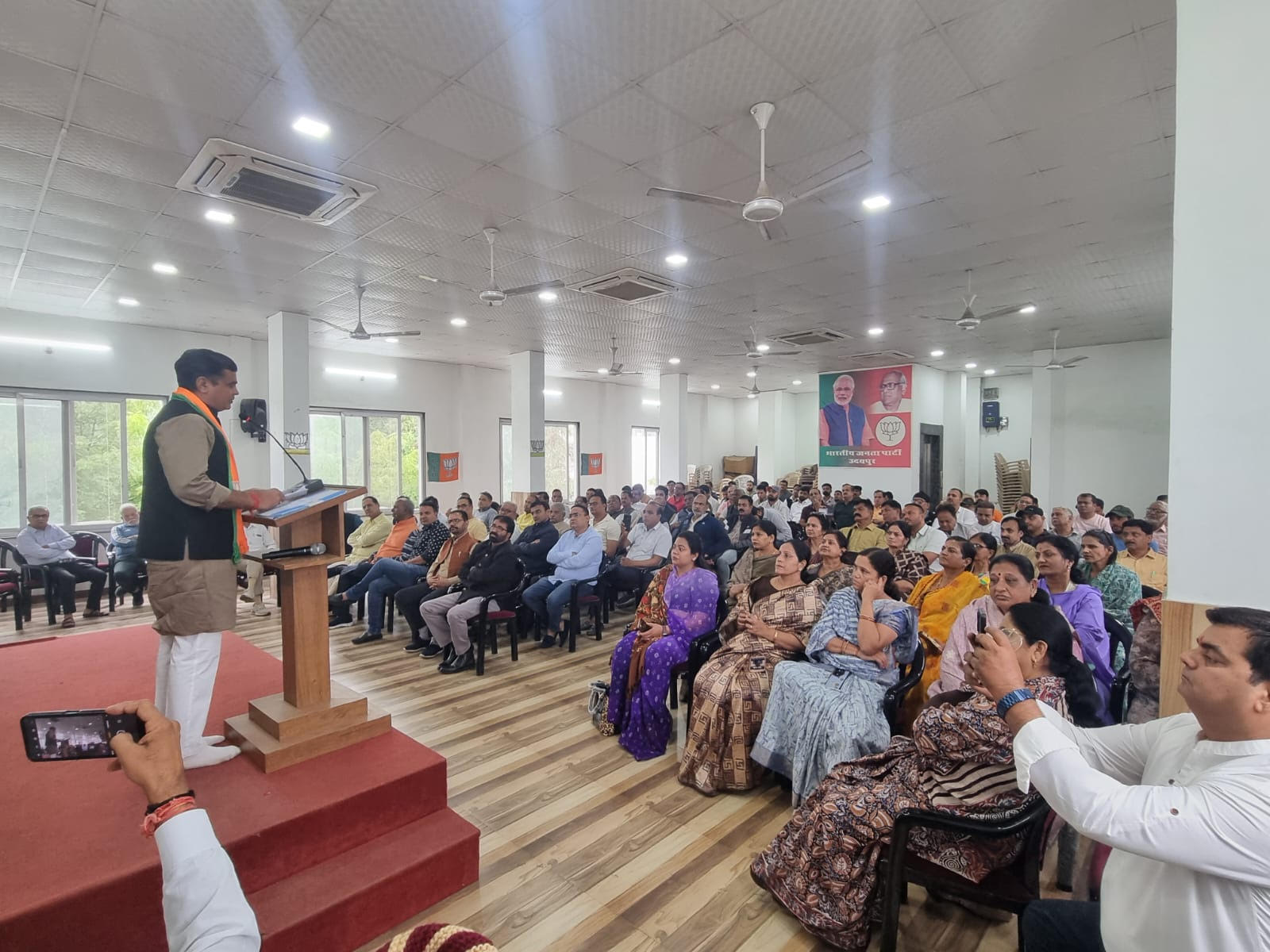 स्व. भानु कुमार शास्त्री व स्व. किरण माहेश्वरी जी की जयंती पर पुष्पांजलि एवं संगोष्ठी कार्यक्रम सम्पन्न स्व. भानु कुमार शास्त्री व स्व. किरण माहेश्वरी जी की जयंती पर पुष्पांजलि एवं संगोष्ठी कार्यक्रम सम्पन्न