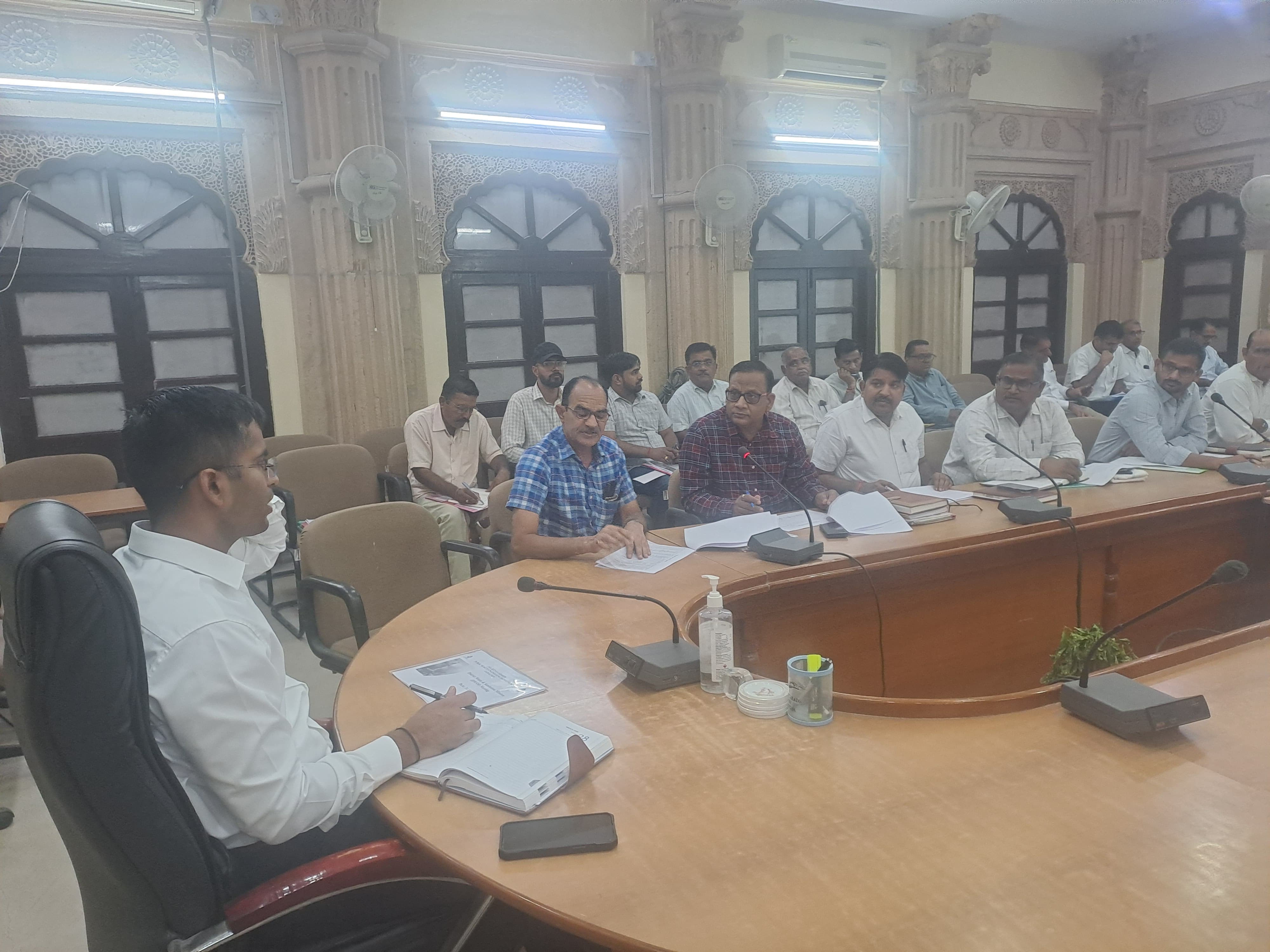 जिला कलक्टर ने ली जल जीवन मिशन की प्रगति की समीक्षा बैठक जिला कलक्टर ने ली जल जीवन मिशन की प्रगति की समीक्षा बैठक