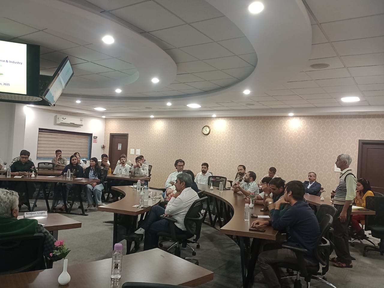 हिल पॉलिसी पर यूसीसीआई में परिचर्चात्मक बैठक” का आयोजन