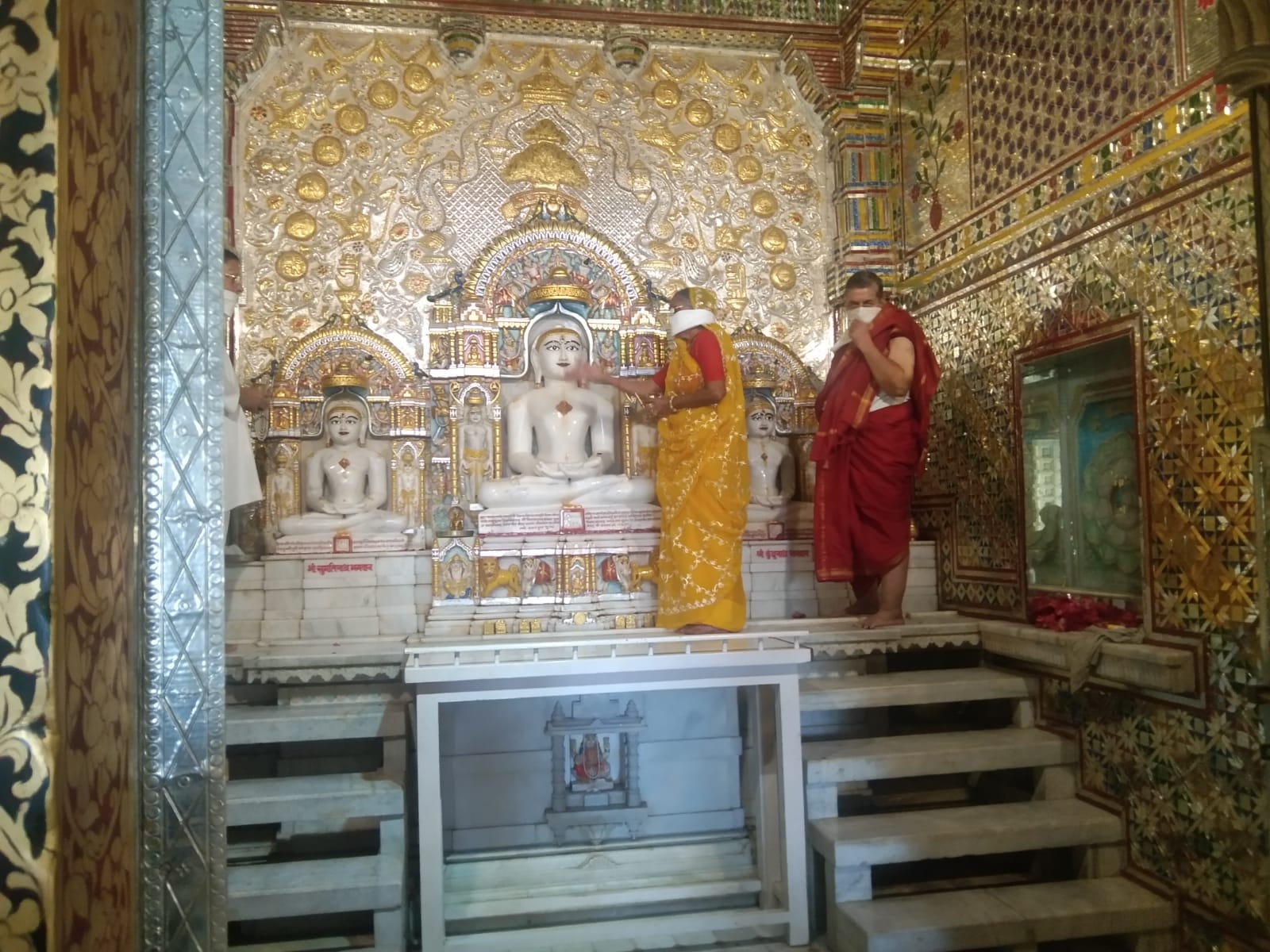 पन्चान्हिका महोत्सव जारी,दूसरे दिन हुए 18 अभिषेक