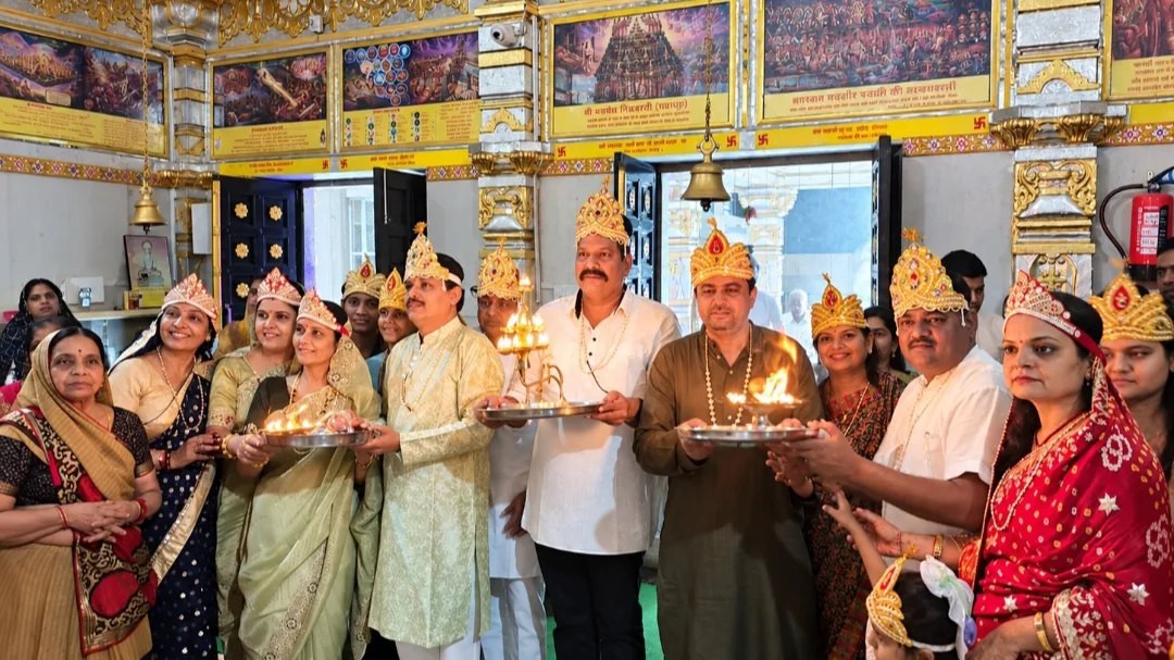 Shailesh Lodha’s devotional evening draws devotees at Dhyanoday Tirth